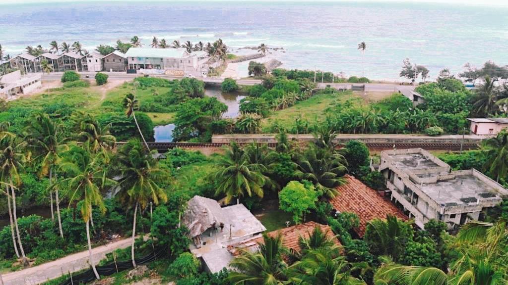 فندق Lotus Surf House ميديغاما إيست المظهر الخارجي الصورة